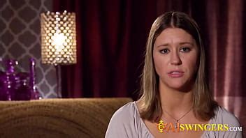 Pareja swinger empuja sus límites en la fiesta de swingers XVIDEOS