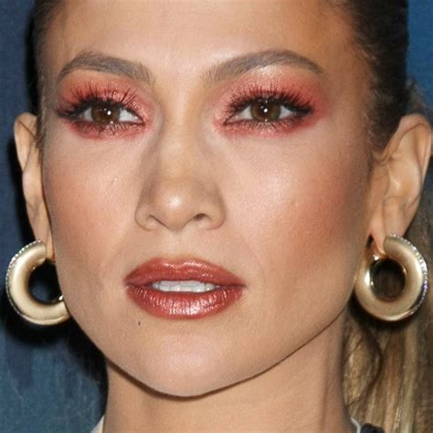 Jennifer Lopez Makeup Bronze Eyeshadow Red Eyeshadow And Mauve Lipstick