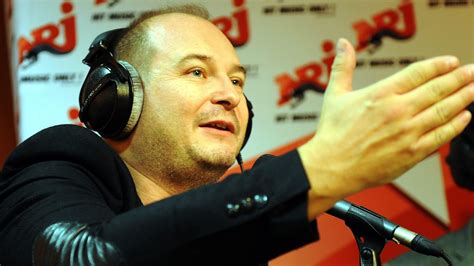 S Bastien Cauet Vis Par Une Plainte Pour Viols Nrj Suspend Son