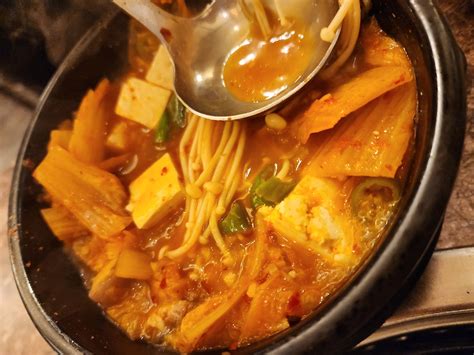 영종도 하늘도시 묵은지 김치찌개 찐맛집 고깃집 ㅡ 돼지만