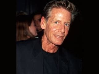 Calvin Klein biography, birth date, birth place and pictures