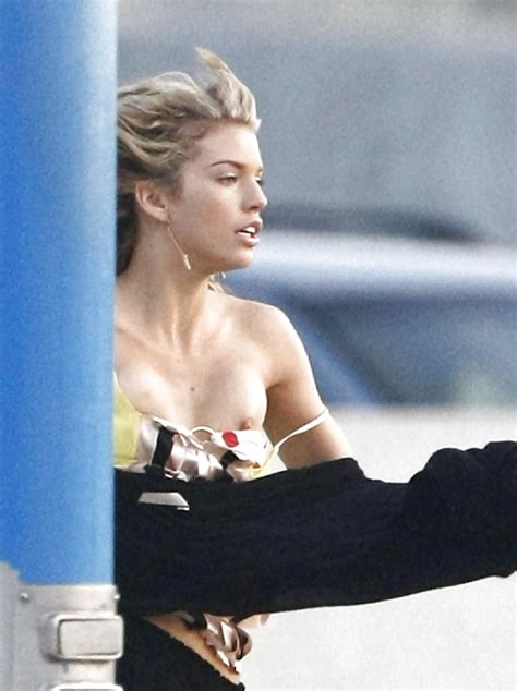 Celebrity Upskirt Db Nipple Glides Ect Zb Porn