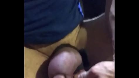 Norik joue avec sa queue attachée XVIDEOS