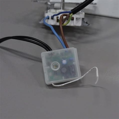 how to connect sensor switch