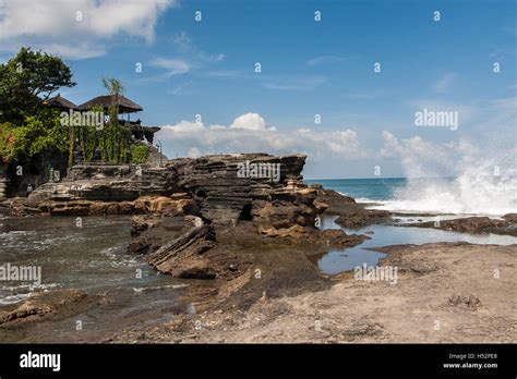 Pura Tanah Lot Stock Photo Alamy