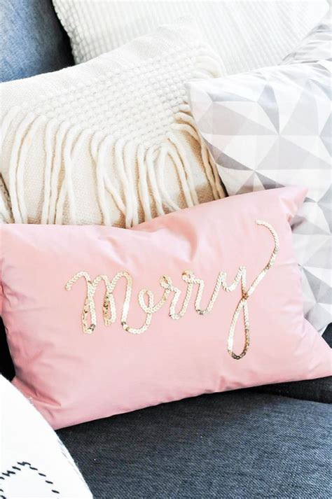 27 Glam Pink Christmas Décor Ideas Shelterness