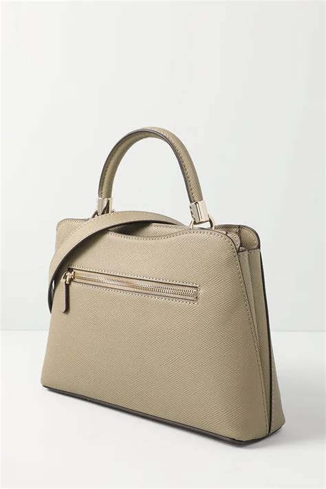 Сумка сетчел Gizele Guess - цена 13990 ₽ купить в интернет-магазине ...