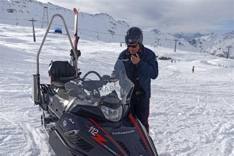 Sci Controlli Dei Carabinieri Sulle Piste Della Valle D Aosta Nel