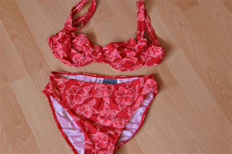 CrazY wave schöner roter Blumen Bikini Kleiderkorb de