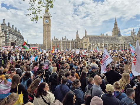 SPR Informa || Manifestantes británicos reclaman los derechos de las