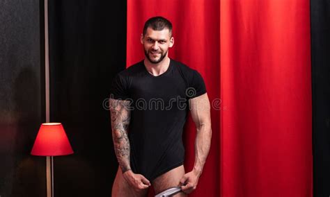 Nude masculino ilustración del vector Ilustración de modelo