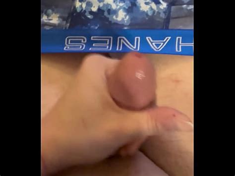 Un homme branle une bite super excitée XVIDEOS