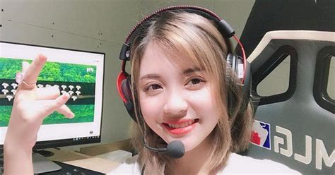 Cô bạn streamer mới toanh gây ấn tượng với vẻ ngoài xinh như hot girl Hàn Quốc