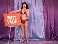 Bettie Page Nue Dans Bettie Page The Girl In The Leopard Print Bikini