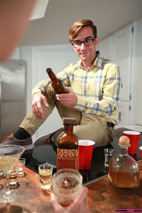 Jessica Jaymes Teaches Willow Hayes How To Fuck Photos