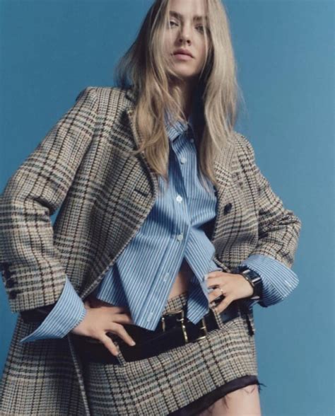 Amanda Seyfried A Collection Of Sizzling Hot Pictures Bollywoodfever