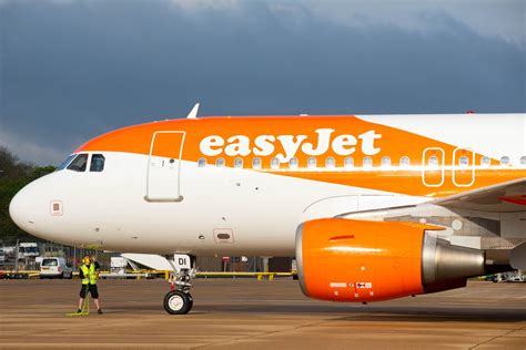 Easyjet Flight Chaos As Police Eject 26 ‘rowdy Passengers From Plane