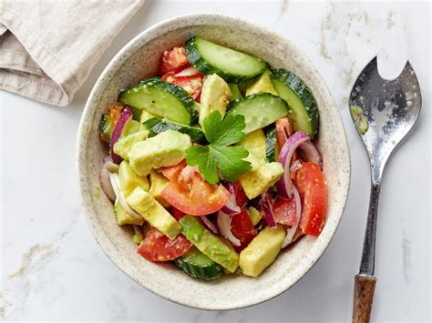 Ensalada De Tomate Aguacate Pepino