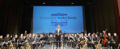 Zornotzako Musika Bandak Bidaia Hemen Eta Orain Kontzertua Eskainiko