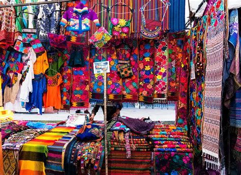 Artesanía Textil de Otavalo Tejidos y Diseños Tradicionales