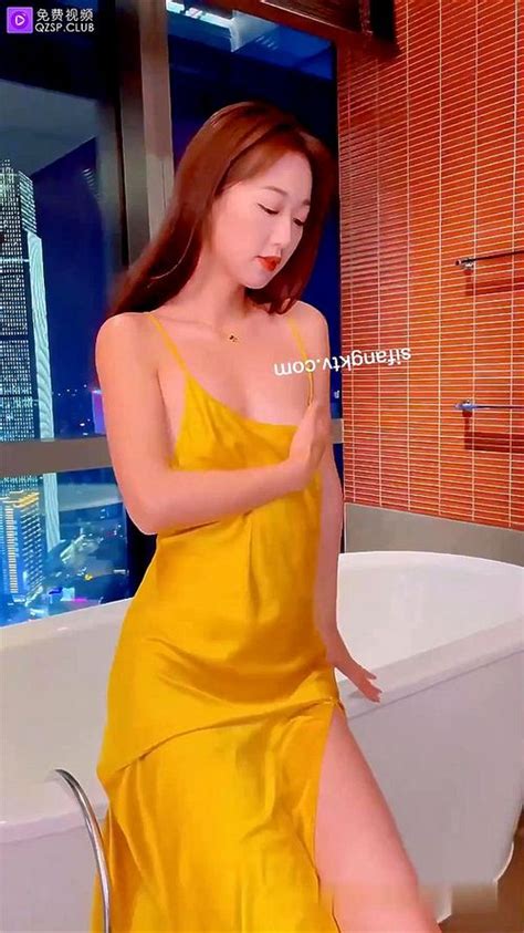 Watch 女优在化妆间一边补妆一边被干 Av Japanese Asian Porn SpankBang