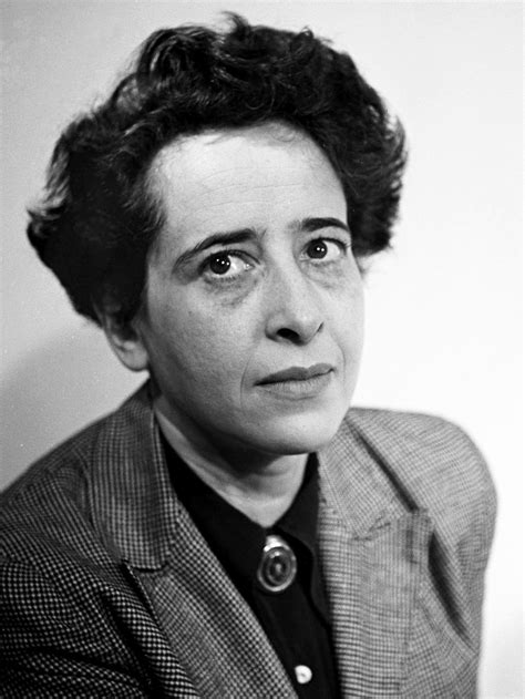 Para A Filosofa Hannah Arendt A Singularidade Humana é Demonstrada