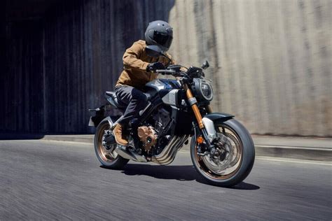 Honda CB650R: uma fusão de inovação e design atemporal