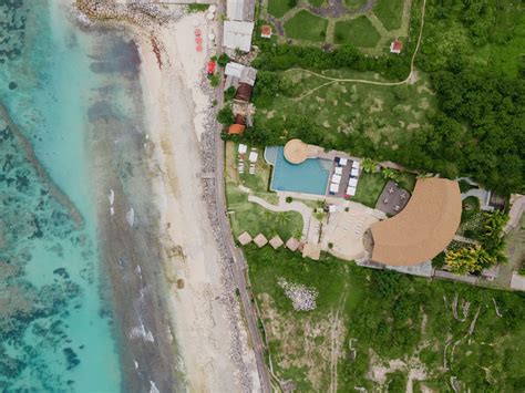 Roosterfish Beach Club Dua Satu Kreatif