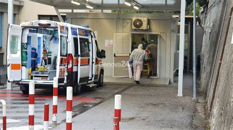 Coronavirus Verso Il Record Di Ricoveri Al San Martino 24 Posti Letto