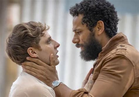Ramiro E Kevin Casal Gay Divertido Rouba A Cena Dos Protagonistas Da Novela S Not Cia Boa