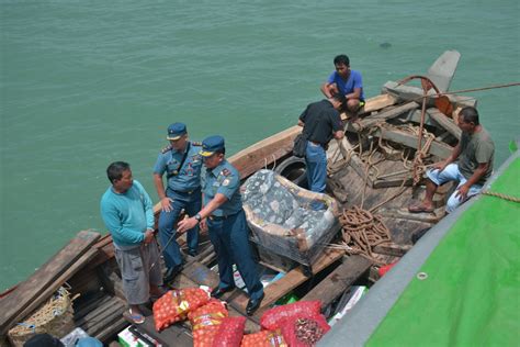 Lantamal Iv Tanjungpinang Amankan Kapal Bermuatan Bawang Merah Illegal