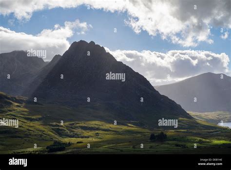 Mt Tryfan Hi Res Stock Photography And Images Alamy