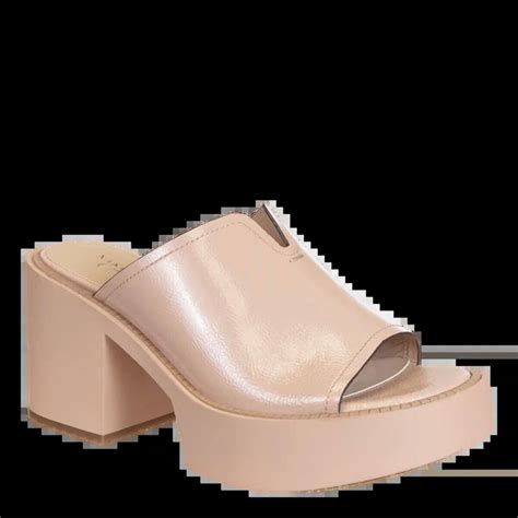 Naked Feet Heels Products Editorialist