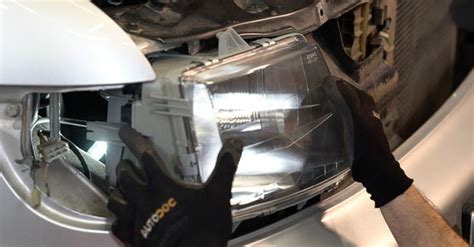 Comment changer : phares sur MERCEDES-BENZ Vito Van (W638) - Guide de
