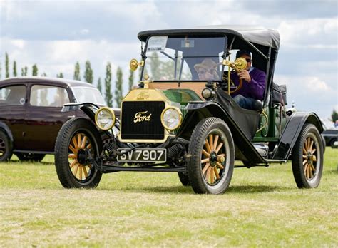 * Are Rare Vintage Cars a Good Investment? Experts Weigh In - vcax2no