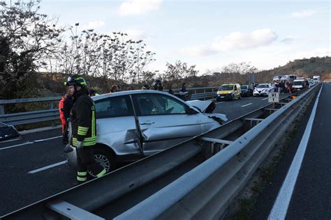 Incidente Siena Auto Contromano Un Morto Sull Autopalio