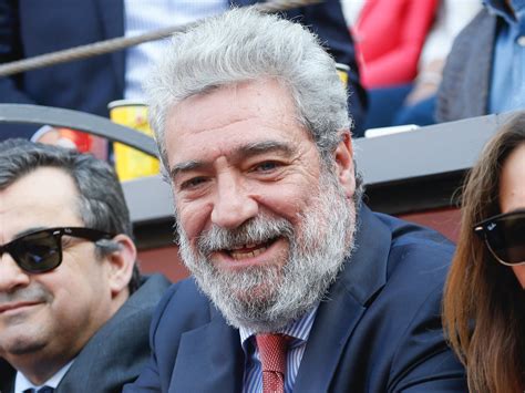 El sueldo y el millonario patrimonio de Miguel Ángel Rodríguez, jefe de