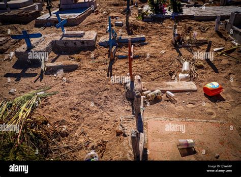 Cruces En Cementerio En Mexico Hi Res Stock Photography And Images Alamy