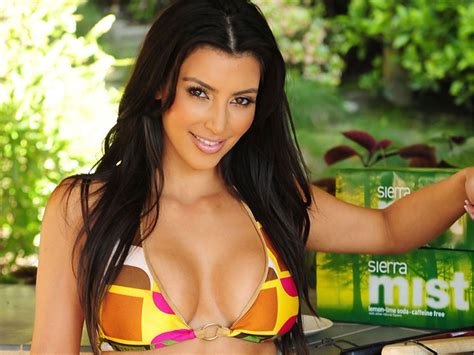 Celebrity Kim Kardashian Hot HD Wallpapers Lifestyles 717
