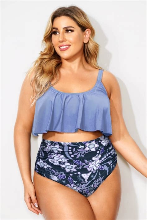 Light Blue Solid Scoop Neck Bikini Top Meet Curve Meet Curve