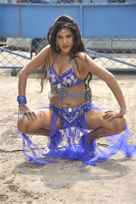 9 Hot Sexy Seema Singh Bikini Pics