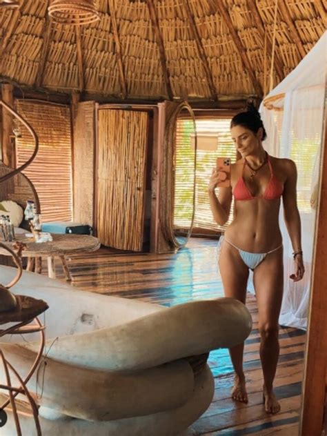 Aislinn Derbez en bikini así se lució la hija de Eugenio Derbez poco antes de su cumpleaños