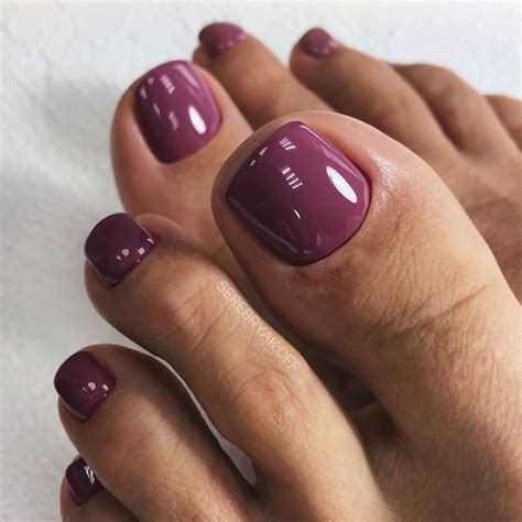 Nail Designs For Truly Fashionable Chicks Who Follow The Trends In 2021 Fall Toe Nails Toe