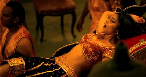 Naked Shriya Saran In Zila Ghaziabad