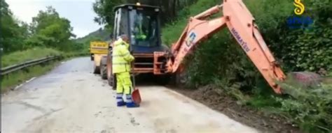 Maltempo In Calabria Frana Un Tratto Della Statale Ciavula