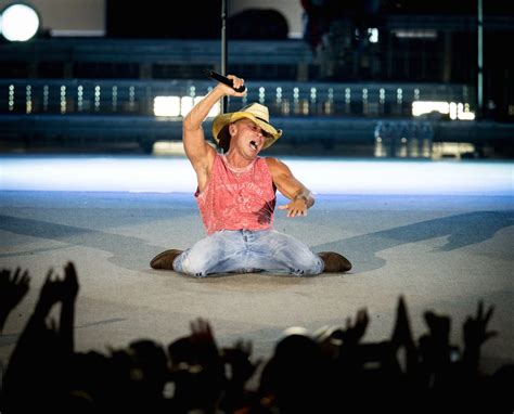 Look Kenny Chesneys Life And Career In Pictures