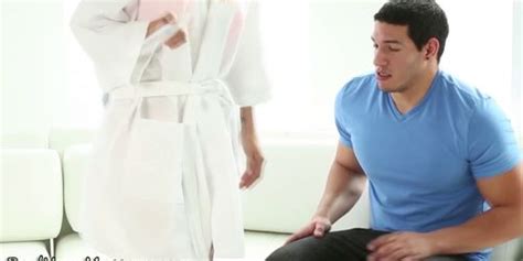 Masseuse Babe Jizzed Over Tnaflix