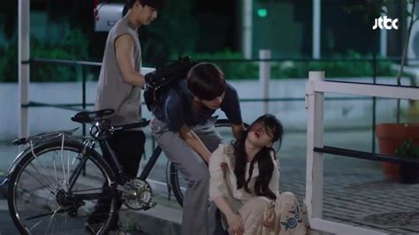 Hot boy Hậu Duệ Mặt Trời khiến trai đẹp của Age of Youth nôn mửa