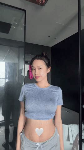 Hot mom Doãn Hải My tái hiện màn tạo dáng hồi thi Hoa hậu Việt Nam