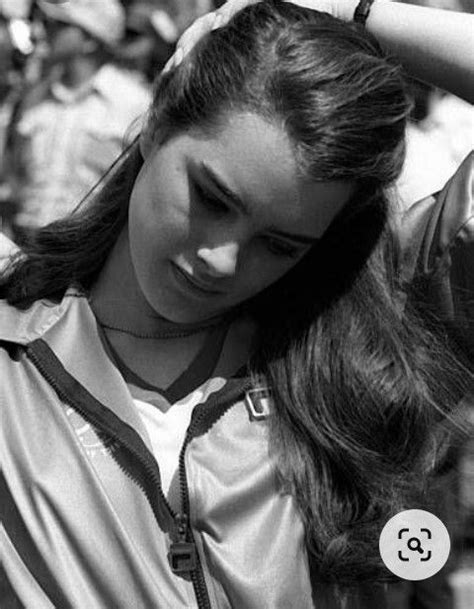 Brooke Shields Scar Is On Full Display In First Bikini Photo After Her Leg Injury Artofit